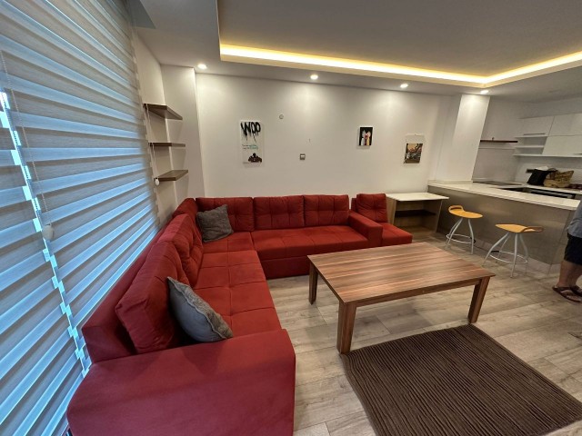 FOR RENT KYRENIA CENTER 1+1 FLAT WITH POOL IN A SITE (171123Mr03)