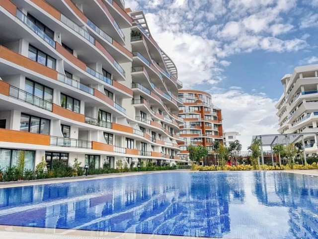 FOR RENT KYRENIA CENTER 1+1 FLAT WITH POOL IN A SITE (171123Mr03)