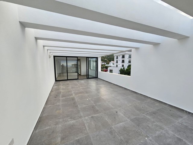 KYRENIA CENTER 3+1 PENTHOUSE ZU VERKAUFEN (300523Mr10)