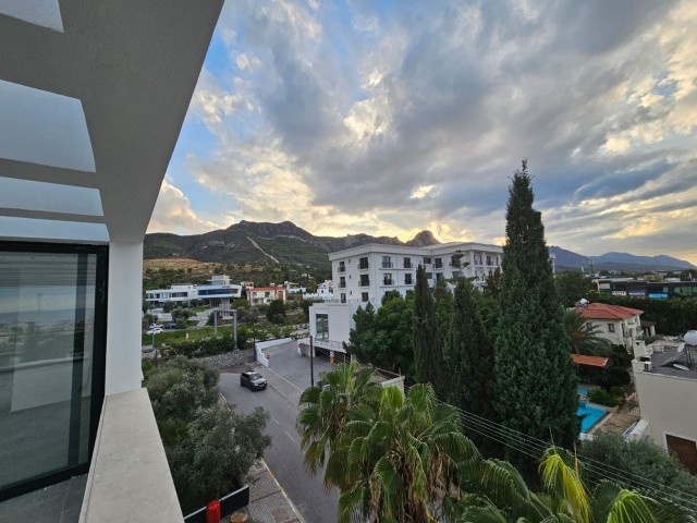 KYRENIA CENTER 3+1 PENTHOUSE ZU VERKAUFEN (300523Mr10)