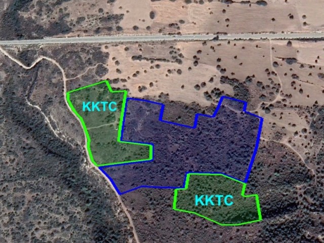 Kaplica isklelede KAPLICA da  26.5 dönüm - % 35 imarlı  2 kat. - Resmi yolu var. - Elektrik  var. - ⁠Önü  kesilmez muhteşem deniz manzaralı . - ⁠Denize  280 metre mesafede.