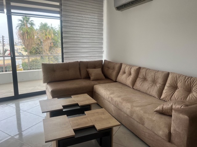 Kyrenia Zentrum 2+1 Wohnung zu vermieten 2 Badezimmer WC