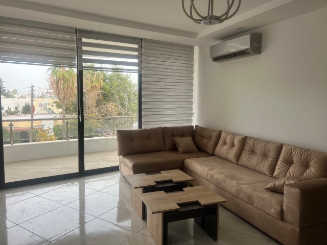 Kyrenia Zentrum 2+1 Wohnung zu vermieten 2 Badezimmer WC