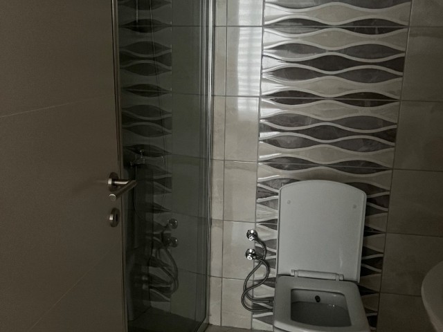 Kyrenia center 2+1 flat for rent 2 bathrooms WC