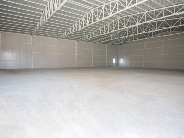 4 OFFICES AVAILABLE IN NICOSIA ALAYKÖY WAREHOUSE FOR SALE (040124Ak01)