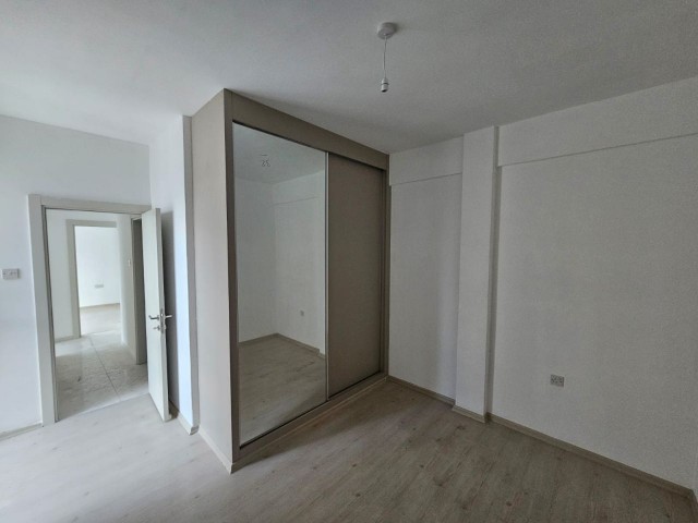 ZU VERKAUFEN KYRENIA CENTER 2+1 NEUE WOHNUNG (160224Ay01) MIT MEERBLICK