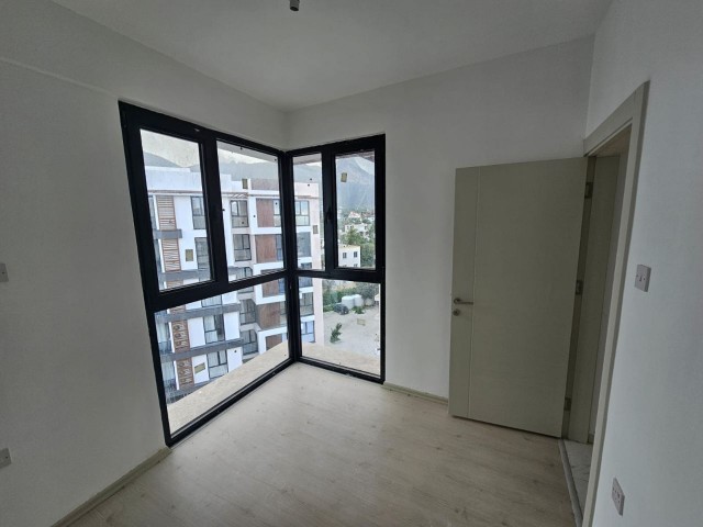 SATILIK GİRNE MERKEZ 3+1 SIFIR DAİRE (160224Ay01) 