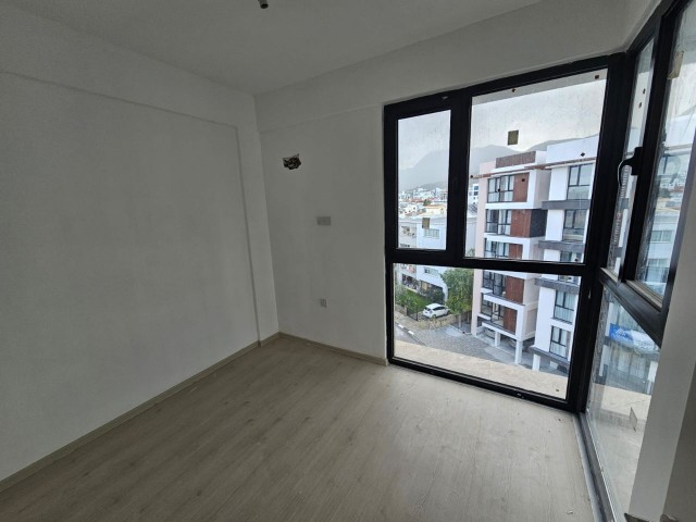 SATILIK GİRNE MERKEZ 3+1 SIFIR DAİRE (160224Ay01) 