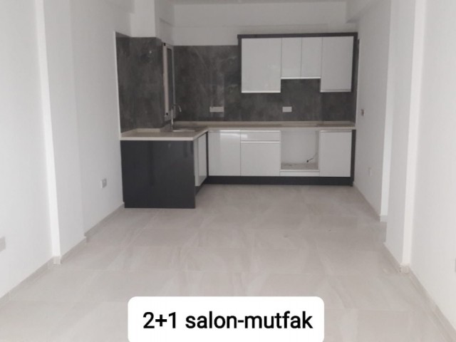 Alsancak Center 2+1 Wohnung zu verkaufen