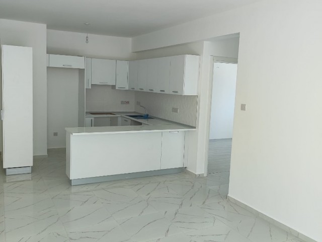 Alsancak 2+1 flat for sale in a beautiful location close to the market and pharmacy