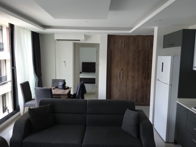 1+1 Wohnung zum Verkauf im Zentrum von Kyrenia, verfügt über Außenpool, Türkisches Bad, Massage, Restaurant