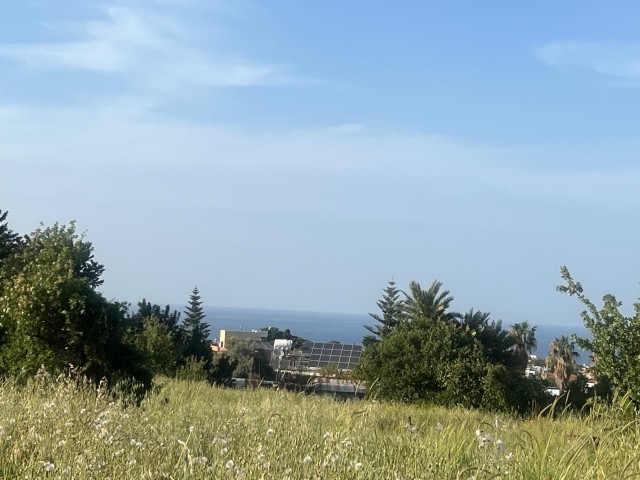 8,5 Hektar Land zum Verkauf in Karsiyaka mit Meer- und Bergblick