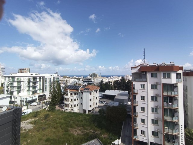 Kyrenia Zentrum 2+1 Wohnung zu vermieten