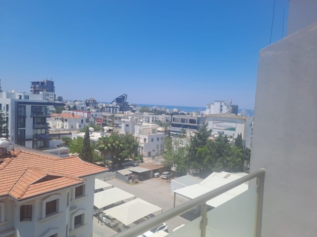 Kyrenia center 2+1 penthouse