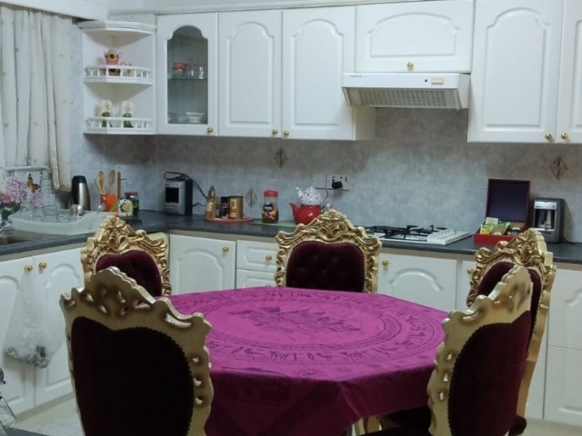 Kyrenia center 2+1 flat for rent