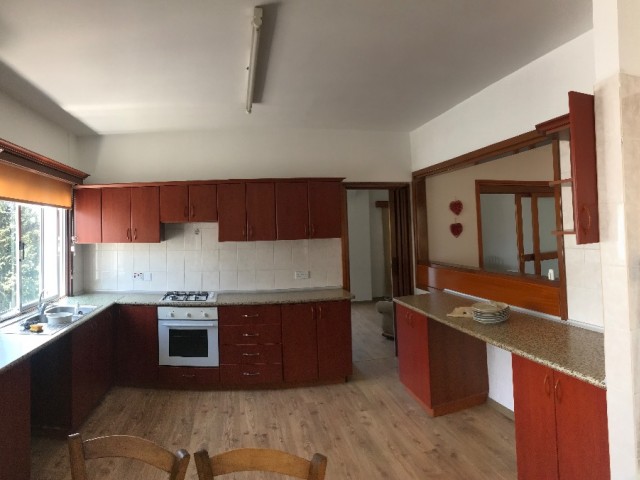 Dereboyu’nda Cadde Üzeri 3+2 Full Eşyalı Çok Bakımlı Daire 