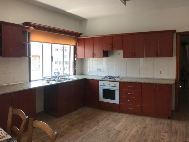 Dereboyu’nda Cadde Üzeri 3+2 Full Eşyalı Çok Bakımlı Daire 