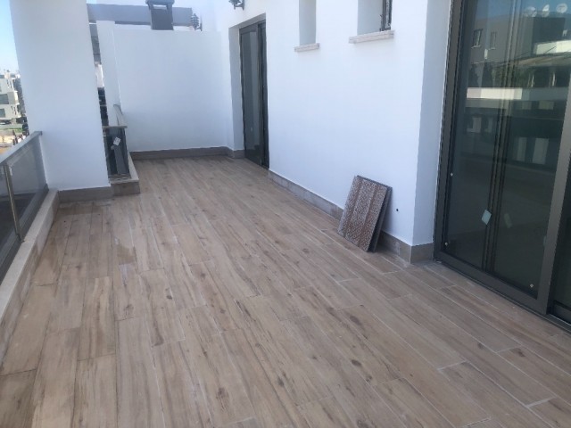 Luxus 2 + 1 Penthouse Zum Verkauf In Nikosia Yenikentte ** 