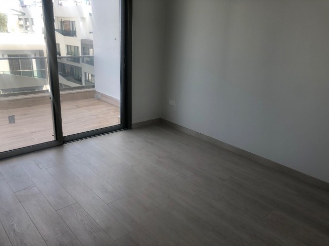 Luxus 2 + 1 Penthouse Zum Verkauf In Nikosia Yenikentte ** 