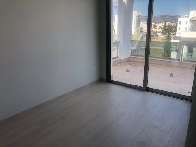 Luxus 2 + 1 Penthouse Zum Verkauf In Nikosia Yenikentte ** 