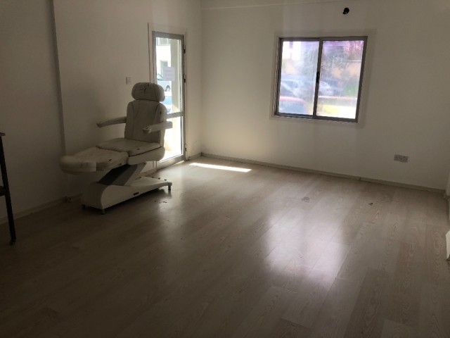 Lefkoşa Köşklüçiftlikte Kiralık 3+1 Ofis/Daire/Klinik