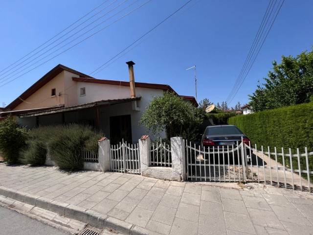 3 Schlafzimmer Doppelhaus mit Garten zum Verkauf in Nikosia kleines Kaymakli ** 