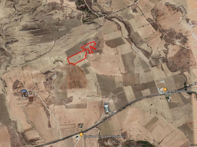 18 Acres 2 Evlek Fields with Turkish Cob for Sale in Cihangir Region ** 