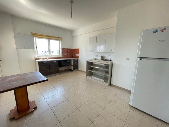 Geräumige 3 + 1 Wohnung Zum Verkauf In Nikosia Metehan Bezirk! ** 