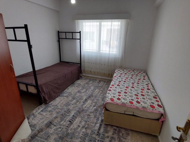 Lefkoşa Küçük Kaymaklı Yeni Pazar Yeri Bölgesinde Satılık Full Eşyalı Daire 