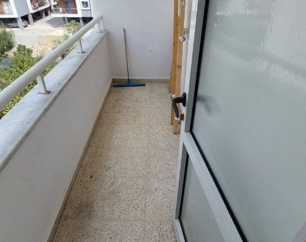 Lefkoşa Küçük Kaymaklı Yeni Pazar Yeri Bölgesinde Satılık Full Eşyalı Daire 