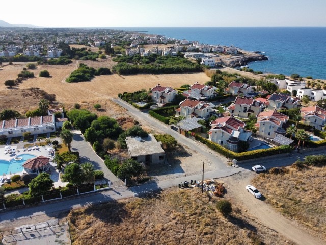 LAPTA BÖLGESİNDE DENİZ KENARINDA YATIRIMLIK ARSA 