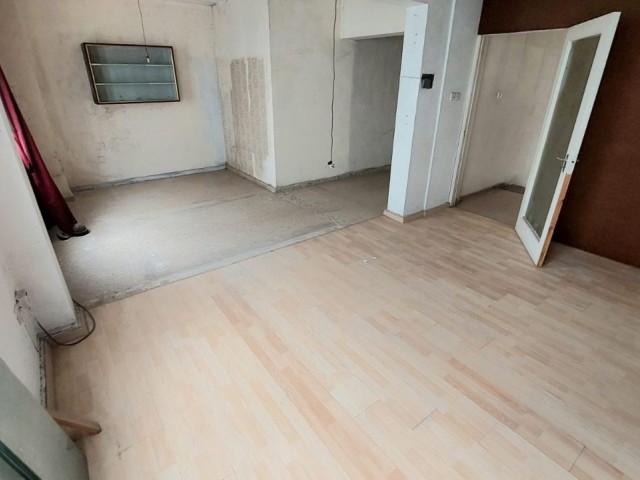 Lefkoşa Dereboyu Cadde Üsttü Sende Katlı Kiralık İşyeri 