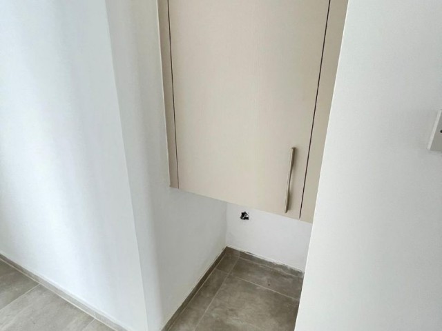 Küçük Kaymaklı Bölgesinde 3 Yatak Odalı En-Suit SATILIK Sıfır Apartman Dairesi!