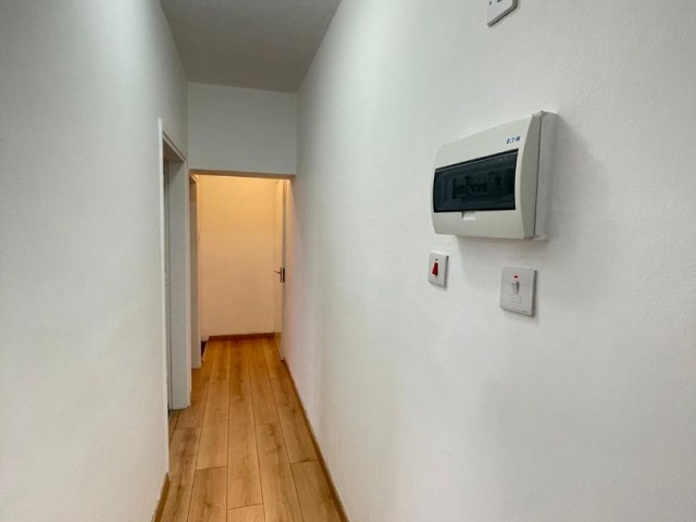 Neu renovierte 3-Zimmer-Wohnung mit Aufzug zum VERKAUF in Nicosia Çağlayan District!