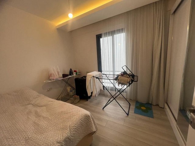  Lefkoşa Ortaköy'ün En Merkezi Konumunda Satılık Full Eşyalı 2+1 Daire