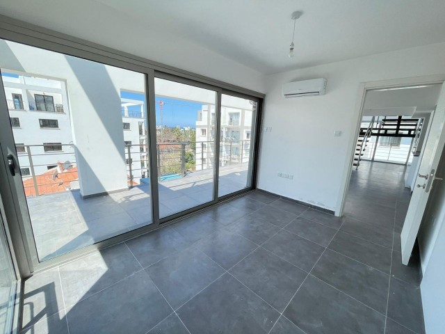 2+1 Loft-Penthouse mit Berg- und Stadtblick im Kyrenia Center zu VERKAUFEN!