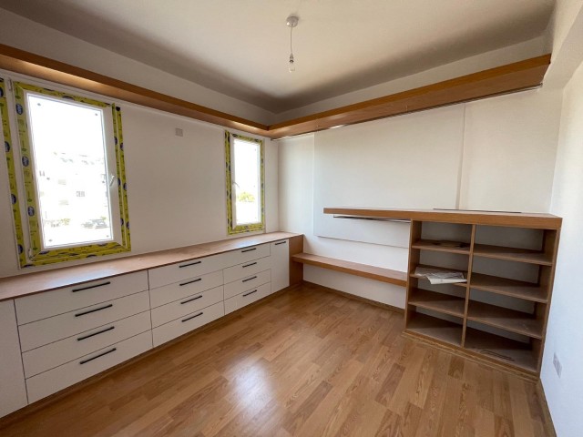 Neue 3-Zimmer-Wohnung zum Verkauf in sehr schöner Lage in der Gegend von Nikosia Yenikent!