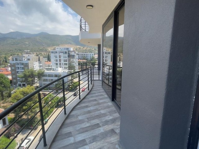Studiowohnung zum Verkauf in der Zentralregion Kyrenia mit Berg- und Meerblick, nicht sperrbar (50 % im Voraus und verbleibende 36-Monats-Ratenzahlung)