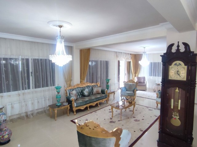 Geräumige und luxuriöse Eckvilla im oberen Bereich des Çatalköy Chama Hotels