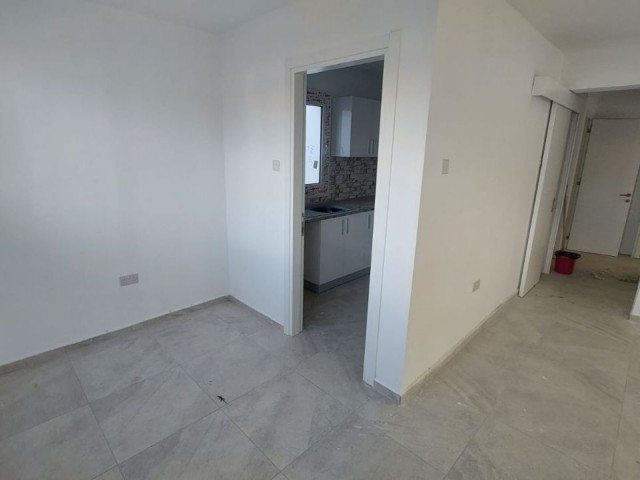 آپارتمان طبقه همکف با مجوز تجاری برای فروش در منطقه K.Kaymaklı نیکوزیا