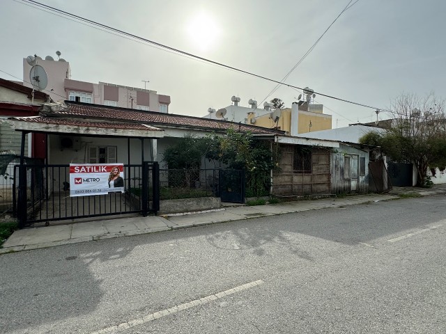 Single Storey Semi-Detached House with Commercial Permit on a 548 m2 Plot in Nicosia Marmara Region!