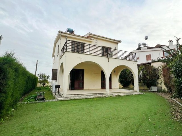 Detached Villa with Large Garden in Hamitköy Anıttepe Region is on Sale!