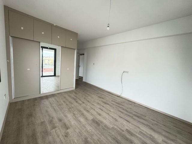 Alsancak Bölgesinde Modern Ortak Havuzlu Kendine Ait Bahçesi Olan 2+1 Zemin Kat SATILIK SIFIR Apartman Dairesi!