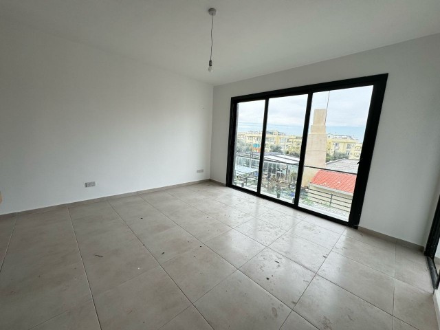 Alsancak Bölgesinde Modern Ortak Havuzlu Kendine Ait Bahçesi Olan 2+1 Zemin Kat SATILIK SIFIR Apartman Dairesi!