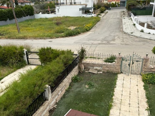 Semi-detached Villa with Large Garden for Sale in Nicosia Hamitköy Area