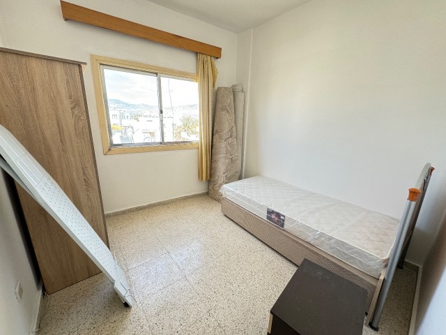 Zentral gelegenes Apartment mit 3 Schlafzimmern zu vermieten in der Marmararegion, nur wenige Gehminuten von der Bushaltestelle entfernt!