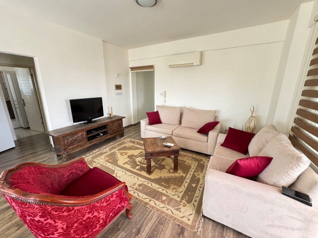 Komplett möblierte Penthouse-Wohnung mit 2 Schlafzimmern zu vermieten in Yenikent, Nikosia!