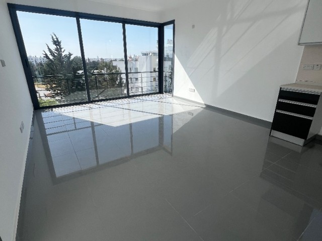 LEFKOŞA KIZILBAŞ BÖLGESİNDE 2+1 MODERN PENTHOUSE DAİRELER !!!  