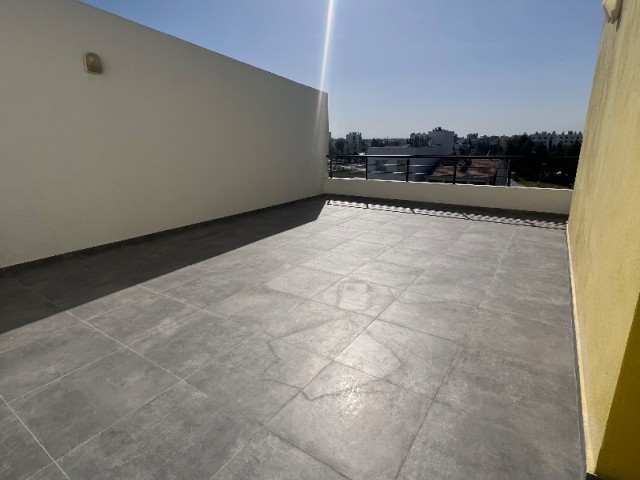 LEFKOŞA KIZILBAŞ BÖLGESİNDE 2+1 MODERN PENTHOUSE DAİRELER !!!  