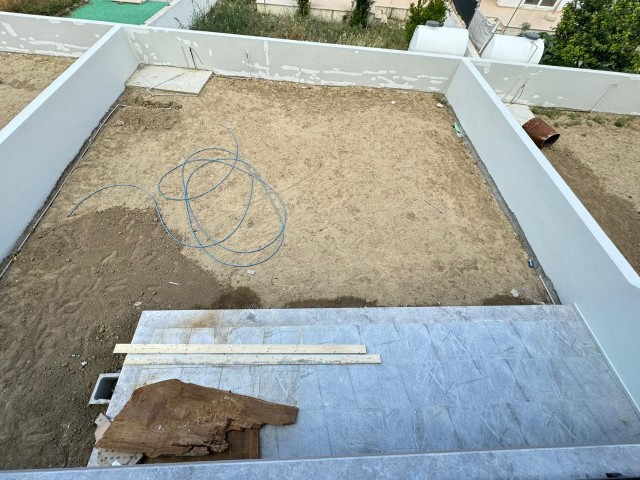 Современная угловая вилла с 3 спальнями с легким доступом на ПРОДАЖУ в приличном районе в Хамиткёй, Никосия!